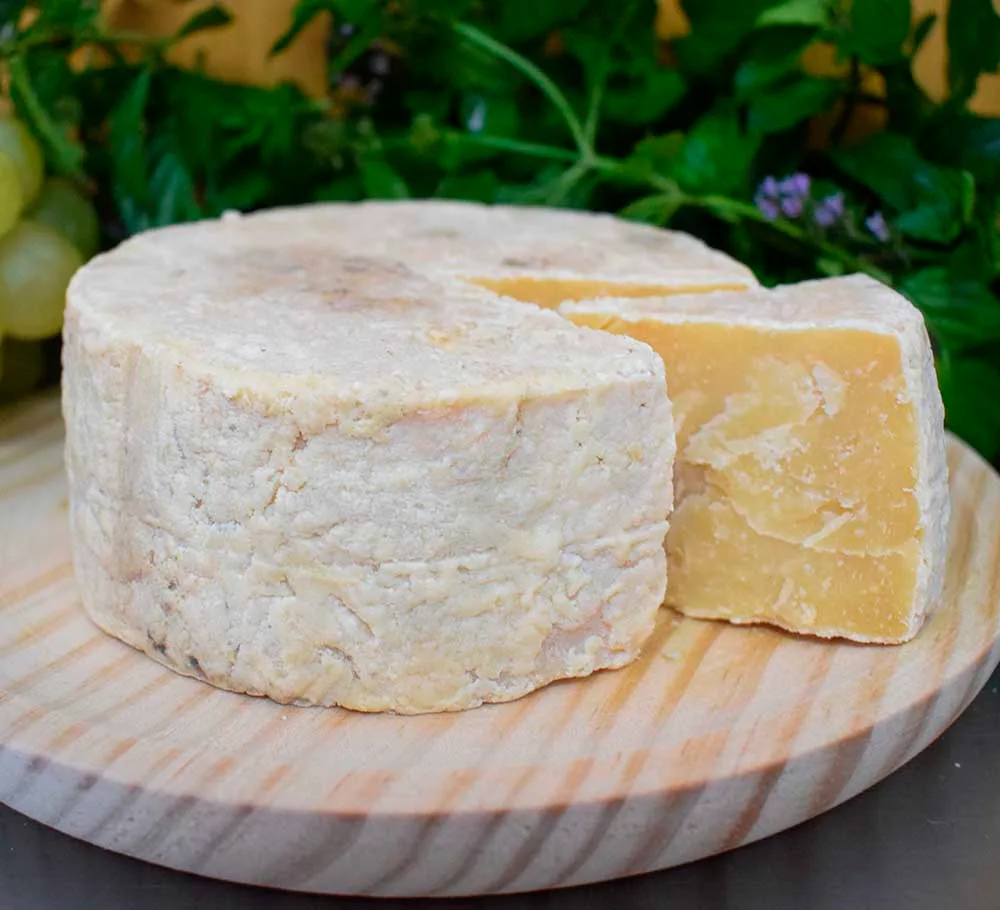 Queso Añejo de Cabra
